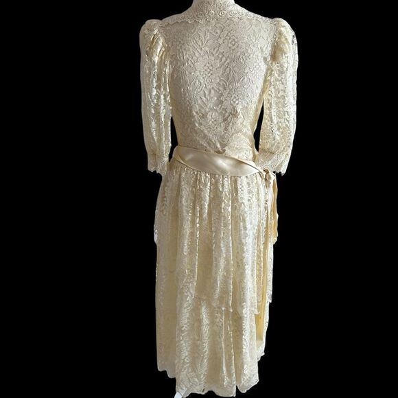 1970’s Lace & Silk Wedding Prom Dress  Size 7/8 - Picture 3 of 13